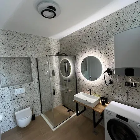 Daire Summer Night Preko